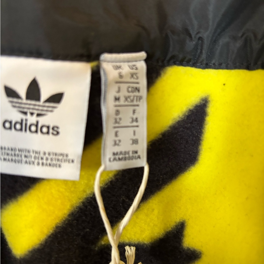 Adidas Women's Bold Yellow and Black Mini Skirt - Picture 5 of 8